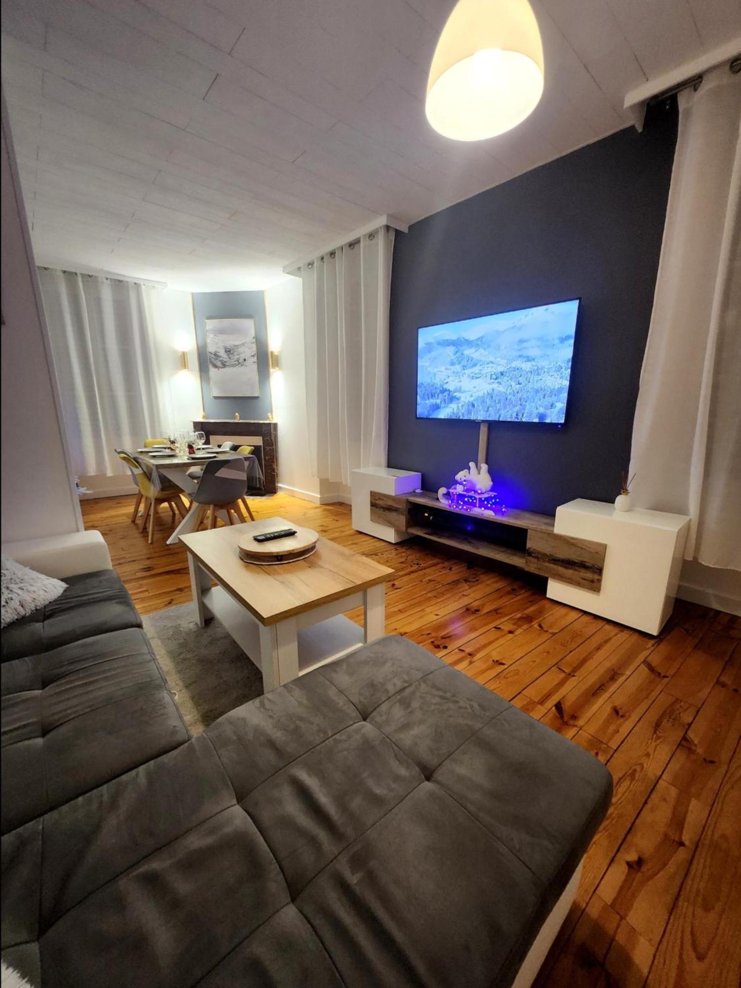 Chaleureux Appartement Refait A Neuf Vic-sur-Cère Extérieur photo